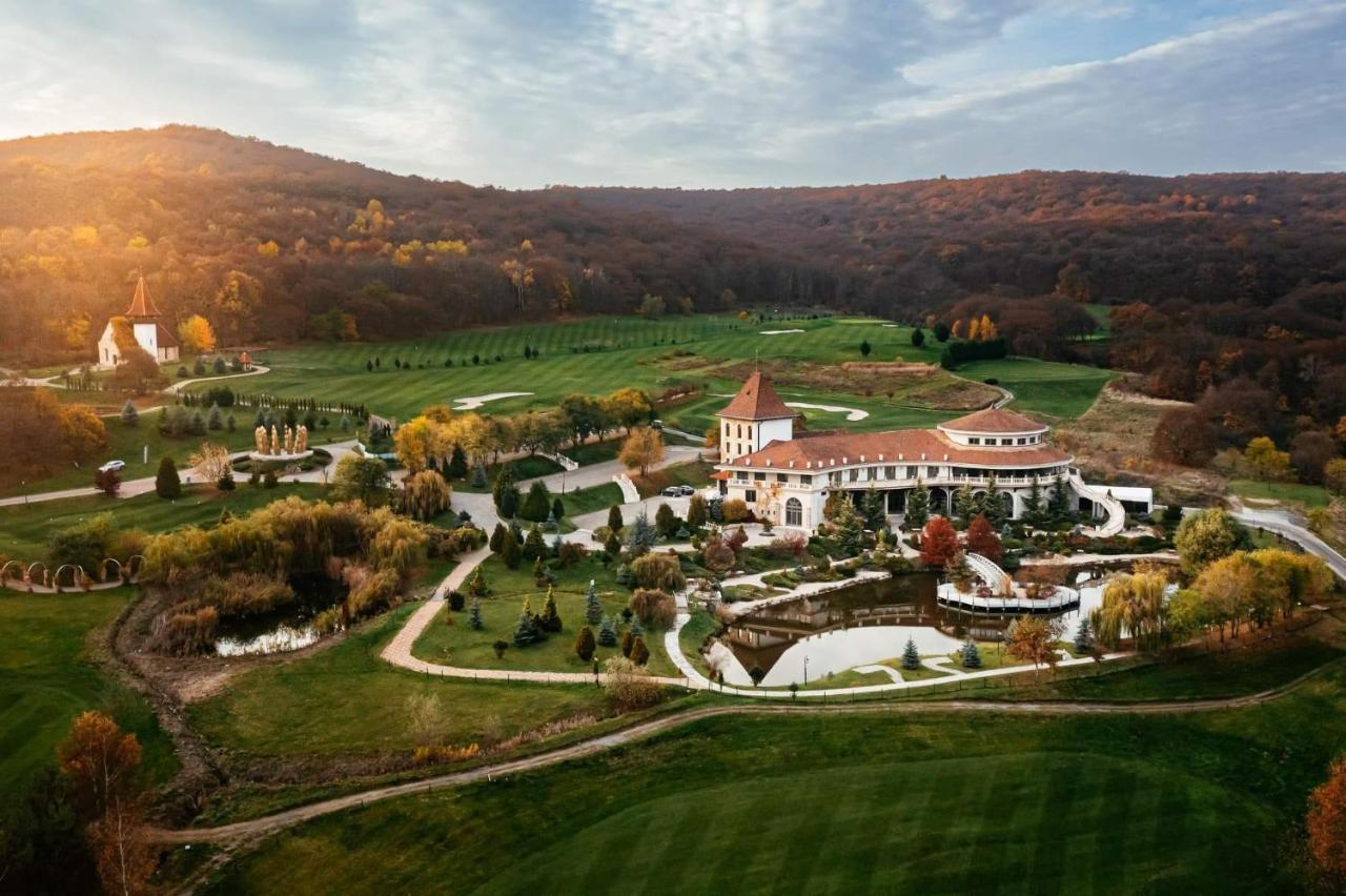 Sungarden Golf&Spa Resort Baciu  Exteriör bild Aerial view of the resort
