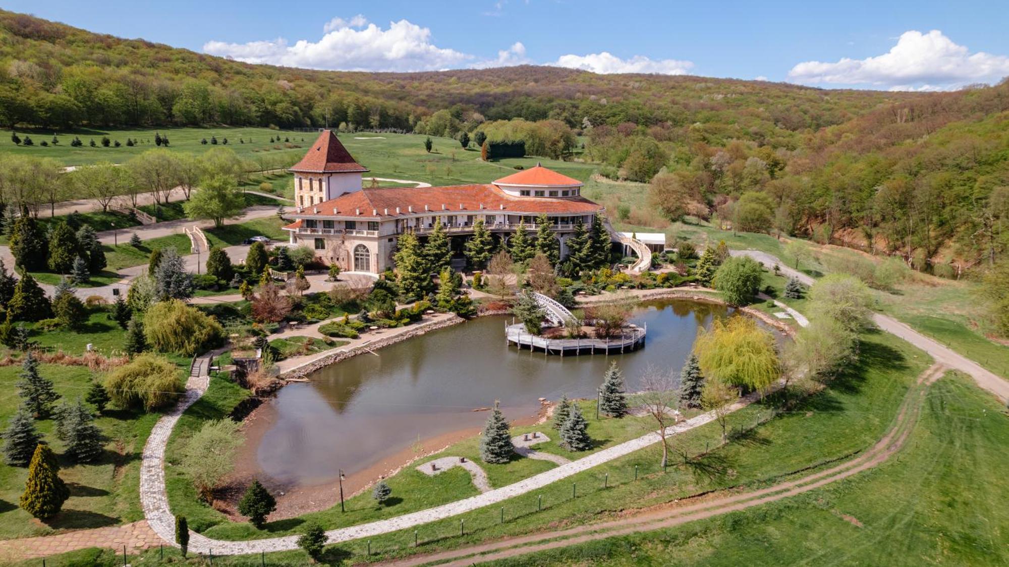 Sungarden Golf&Spa Resort Baciu  Exteriör bild