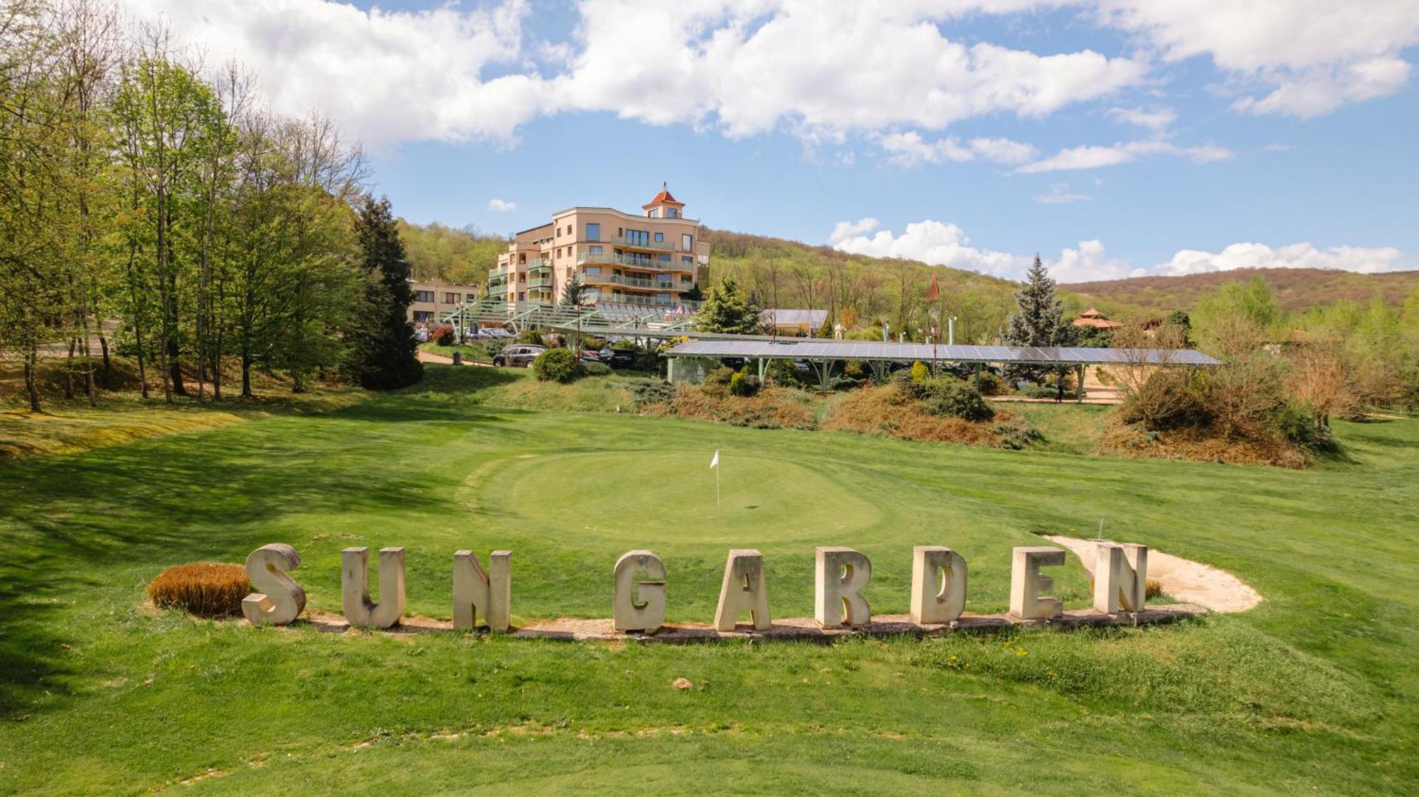 Sungarden Golf&Spa Resort Baciu  Exteriör bild